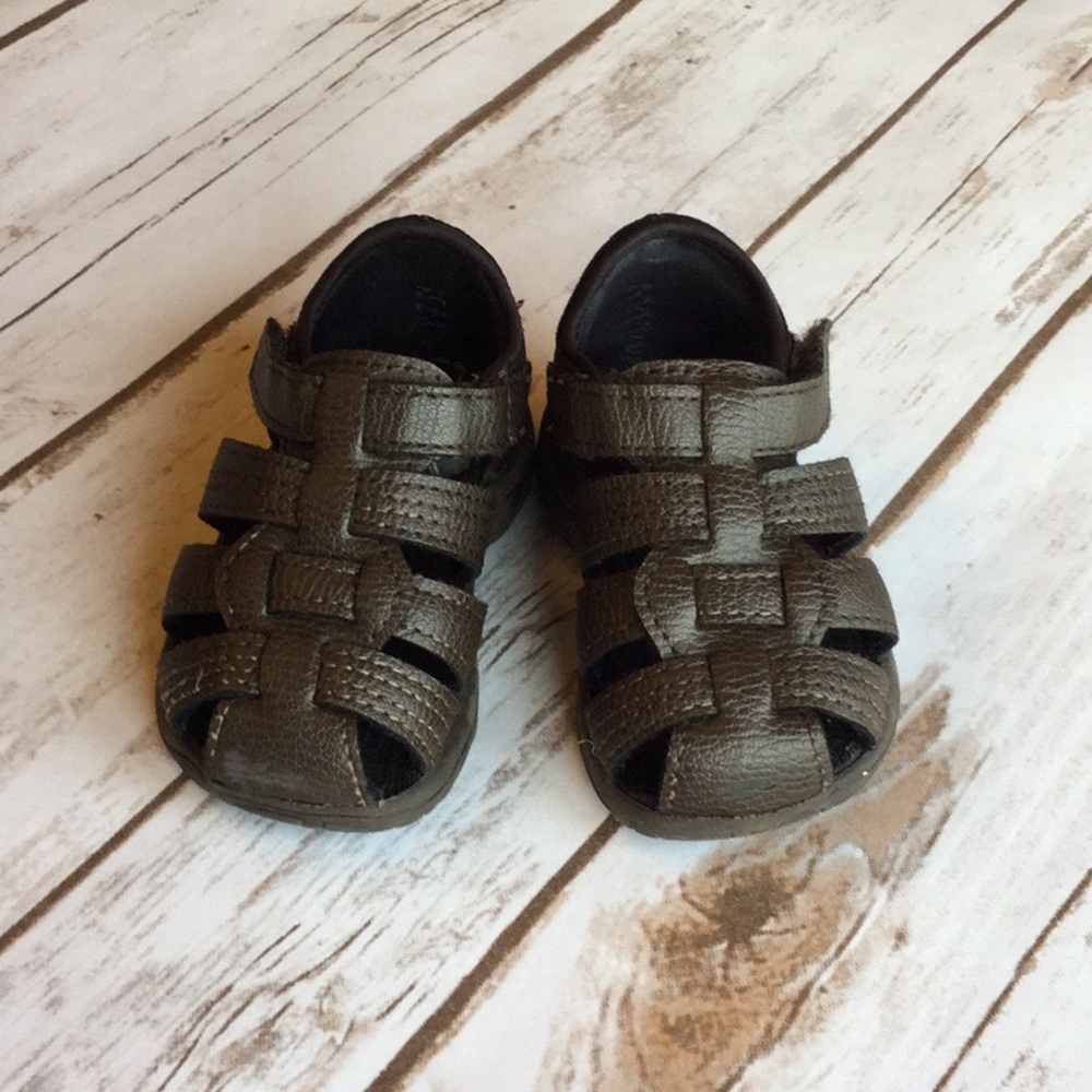 🎉 $6 or 2/$9 🎉 Garanimal infant boy sandals